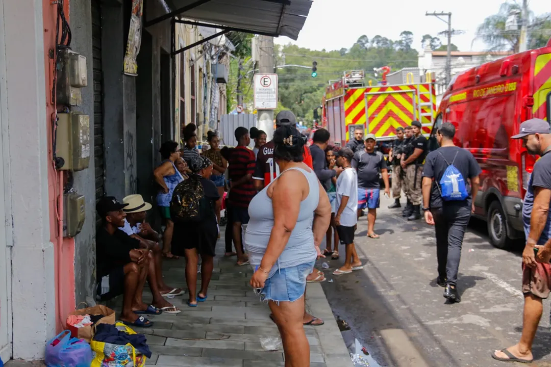 Moradores ficaram do lado de fora do local, não houve feridos