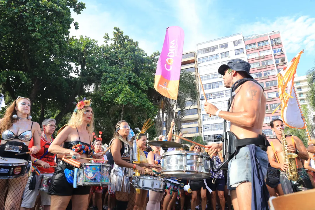 Tradicional bloco Sinfônica Ambulante fecha o carnaval de Niterói