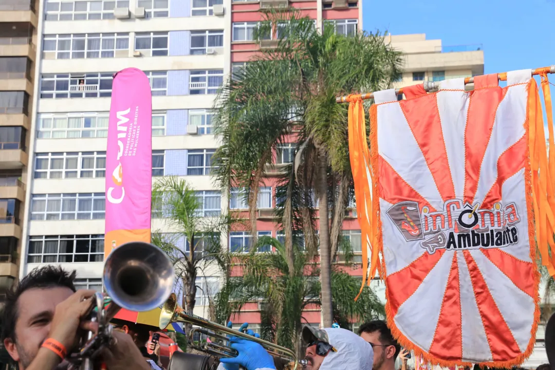 Tradicional bloco Sinfônica Ambulante fecha o carnaval de Niterói