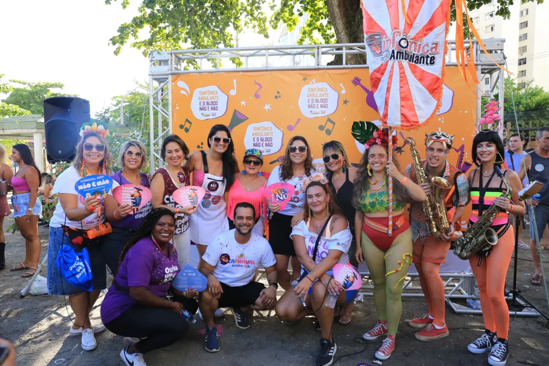 Tradicional bloco Sinfônica Ambulante fecha o carnaval de Niterói