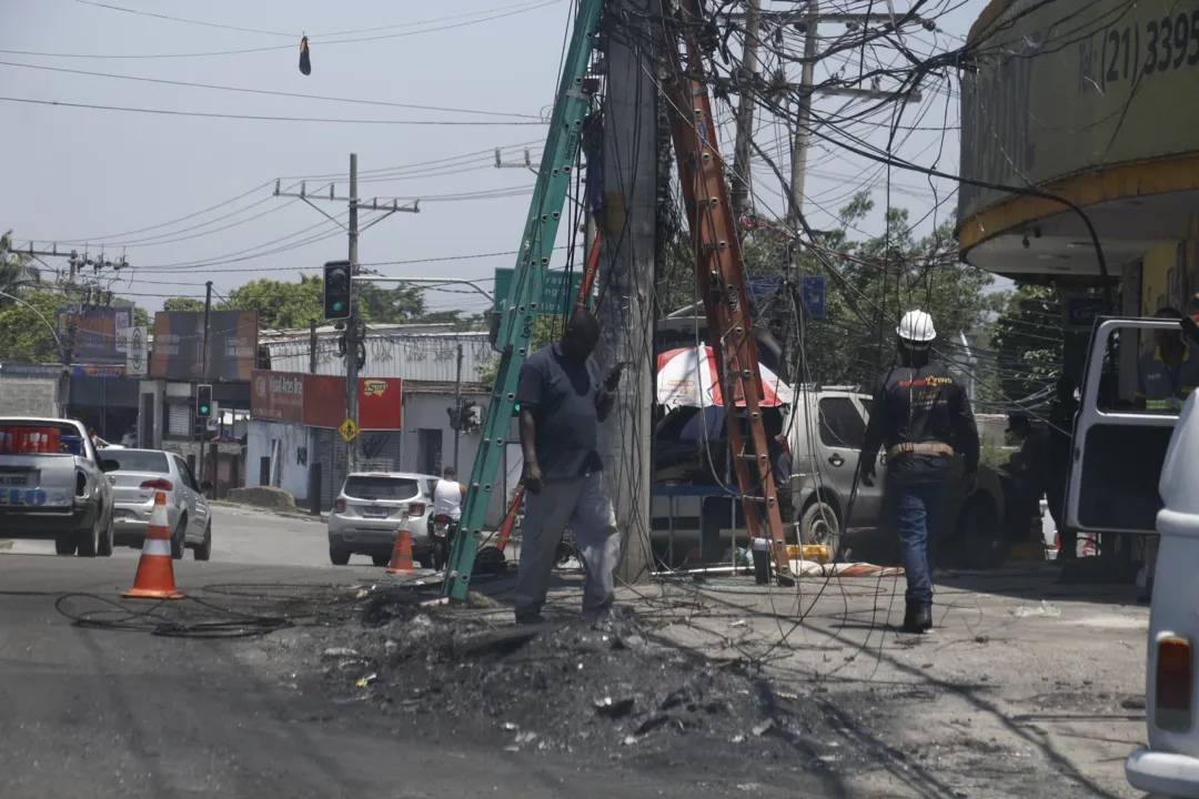 Equipes trabalham desde as primeiras horas do dia para minimizar os impactosà população 