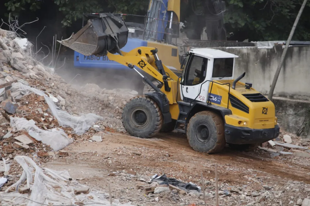 Antiga Universide Gama Filho foi implodido para a construção do Parque Piedade