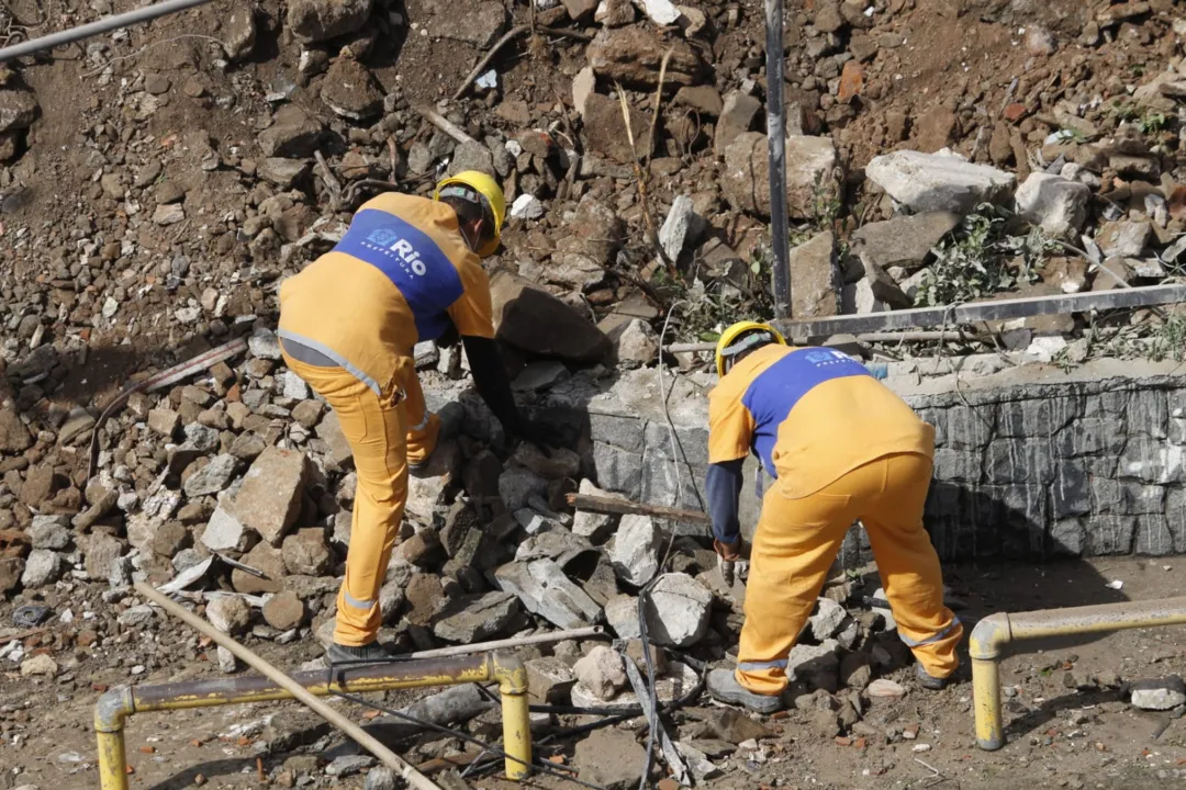 Antiga Universide Gama Filho foi implodido para a construção do Parque Piedade