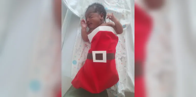'Bebês natalinos' viram sensação em hospital de Niterói