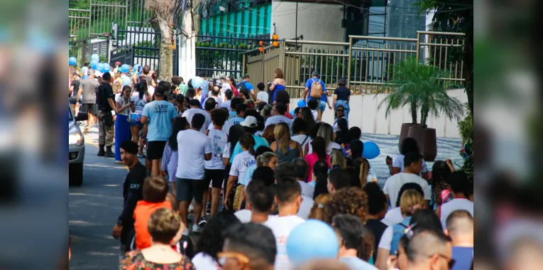 Caminhada de Conscientização do Autismo reúne multidão em Niterói