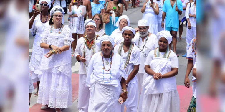 A orla de Itaipuaçu recebeu neste domingo (25) o primeiro Festival Yemanjá de Maricá
