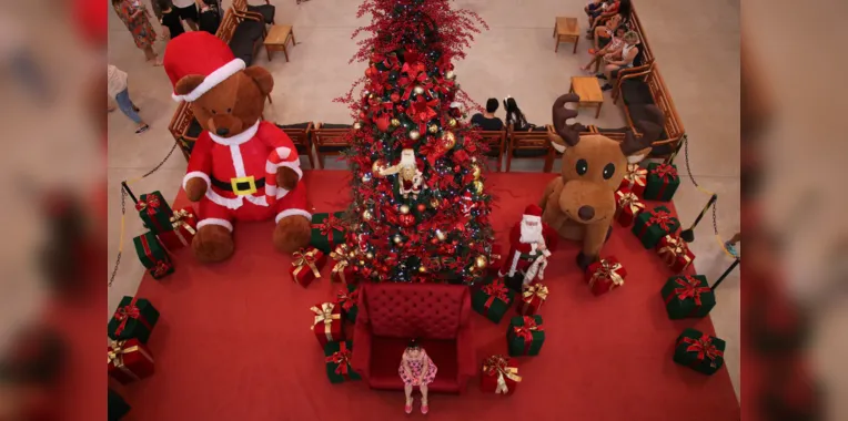 Papai Noel' vira atração no Mercado Municipal de Niterói