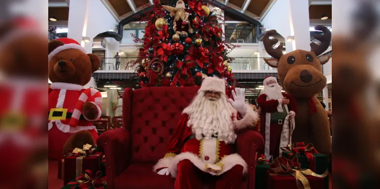 Papai Noel' vira atração no Mercado Municipal de Niterói