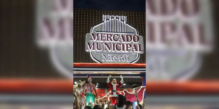 Caravana sai do Mercado Municipal de Niterói e percorre as ruas da cidade