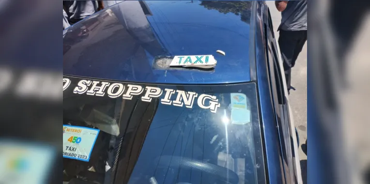 Taxista é ameaçado e tem carro destruído em Niterói; vídeo
