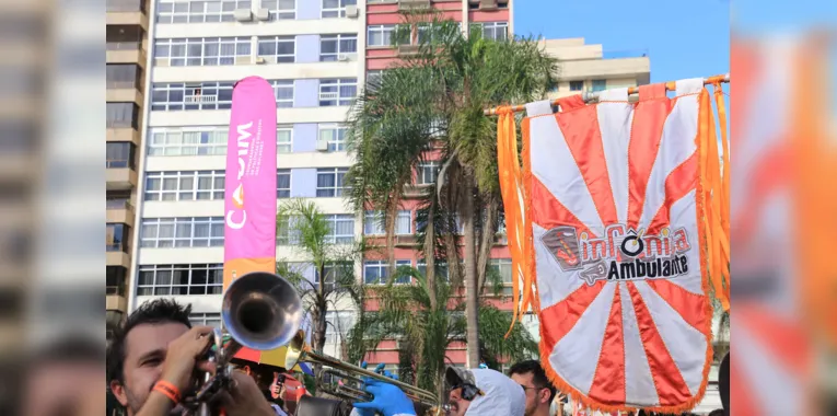 Tradicional bloco Sinfônica Ambulante fecha o carnaval de Niterói