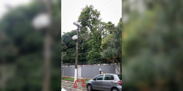 Transformador estoura e deixa 148 casas no 'breu' em Niterói