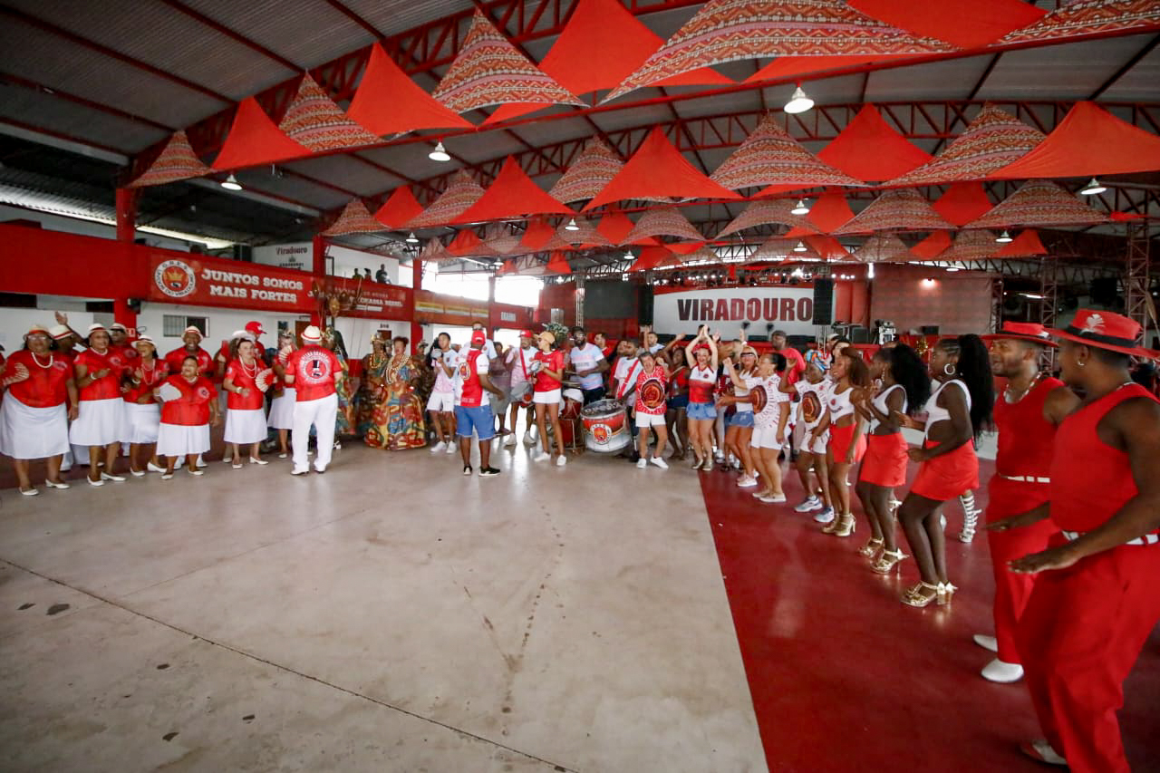 Esquenta agitou foliões da agremiação