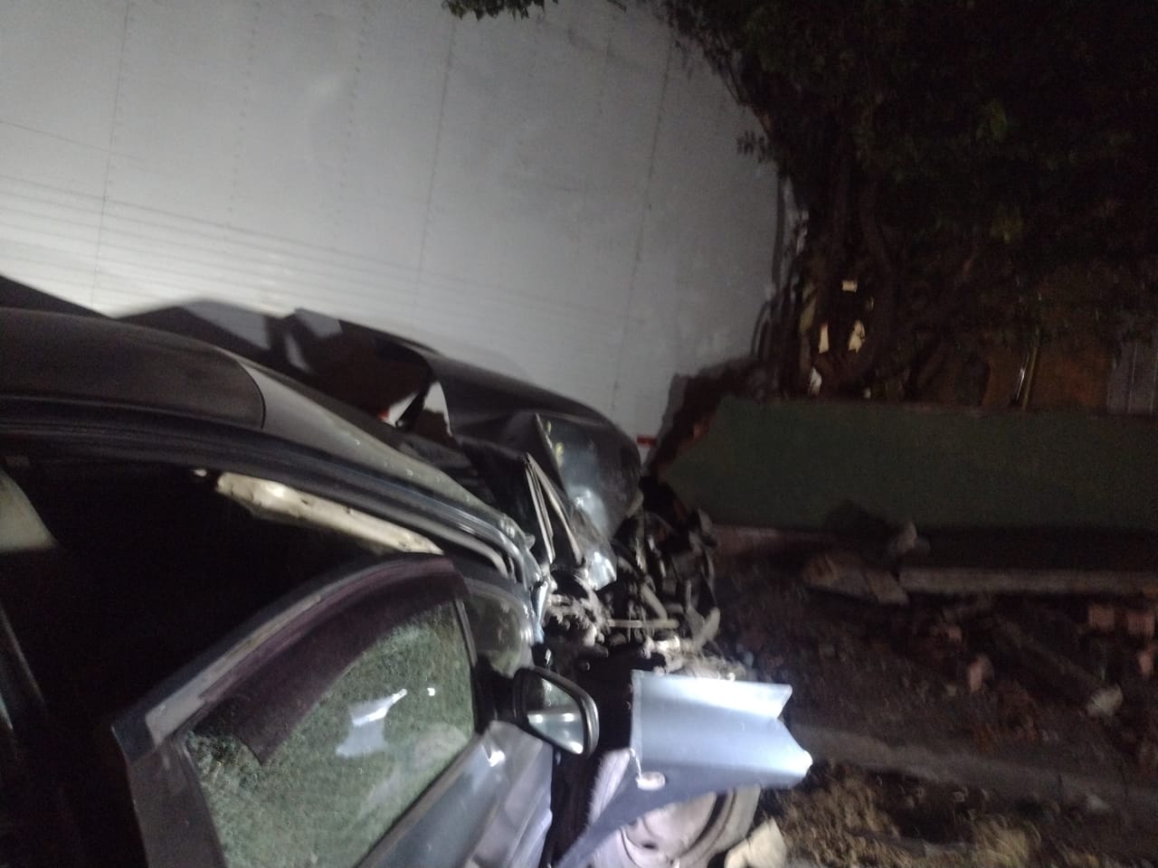 Reboque foi acionado por moradores