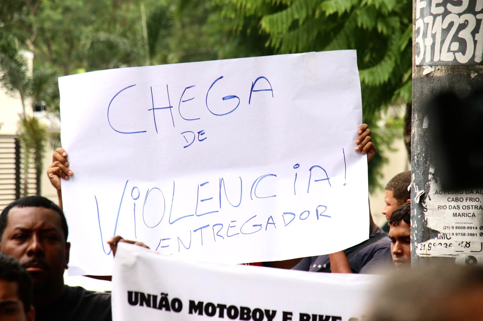 Entregador é agredido com soco no rosto durante trabalho em SG