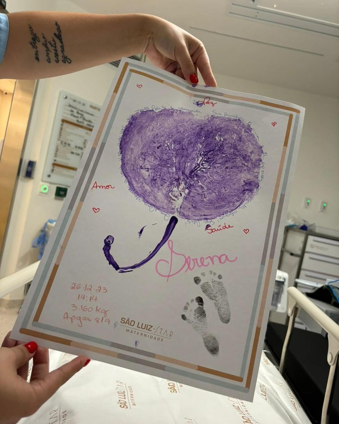 MC Mirella e Dynho compartilham primeiras fotos da filha; veja