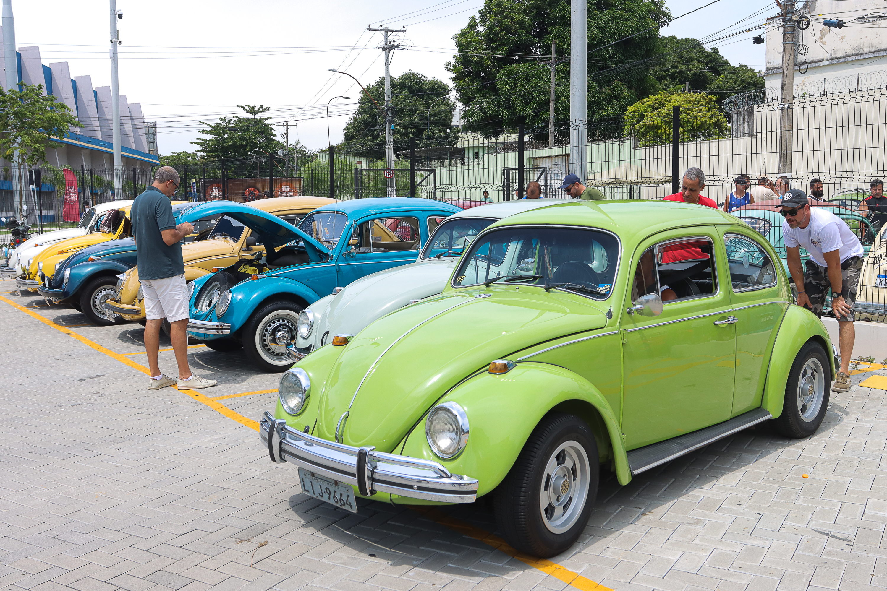 O primeiro encontro conquistou não apenas os proprietários de Fuscas, mas também os moradores e visitantes do Mercado Municipal