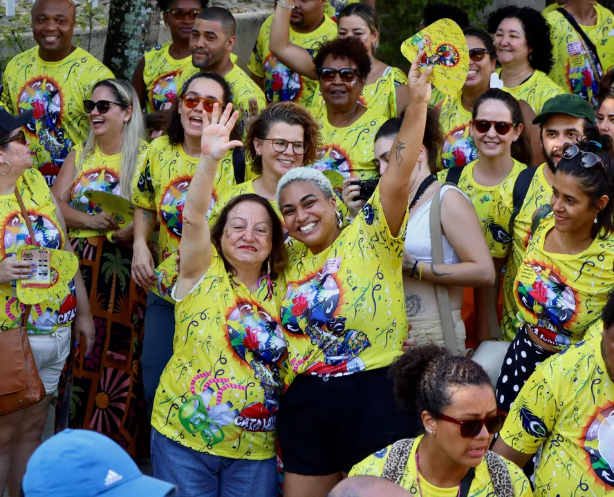 Bloco leva alegria e conscientização para foliões em Niterói