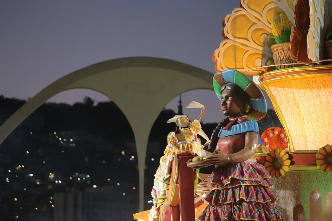 Campeã! Acadêmicos de Niterói vence Série Ouro e entra no Especial