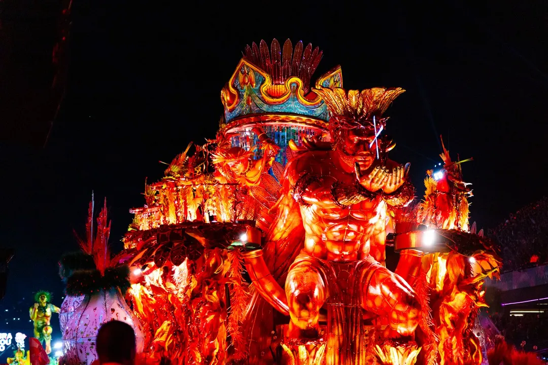 Com a força de Malunguinho, Viradouro faz desfile impecável