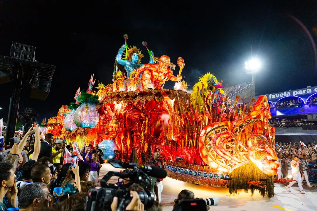 Com a força de Malunguinho, Viradouro faz desfile impecável