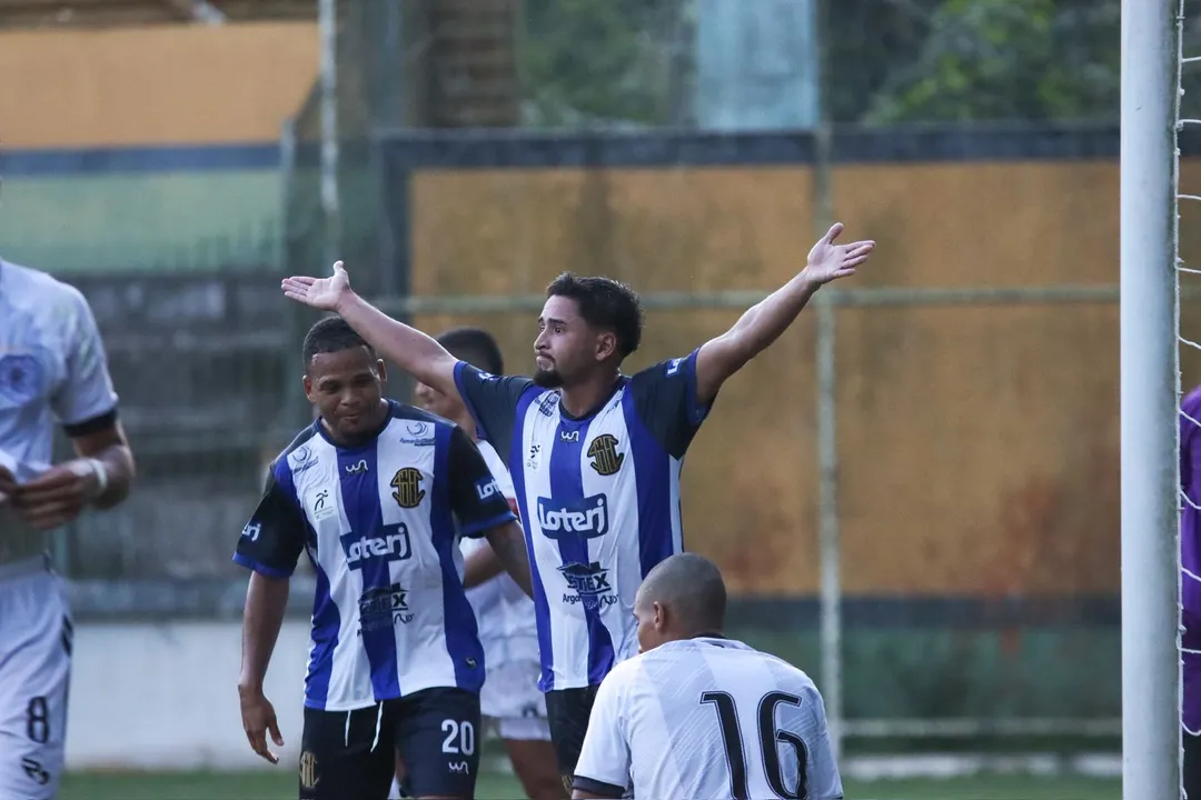 Partida aconteceu neste sábado no Estádio de Los Larios