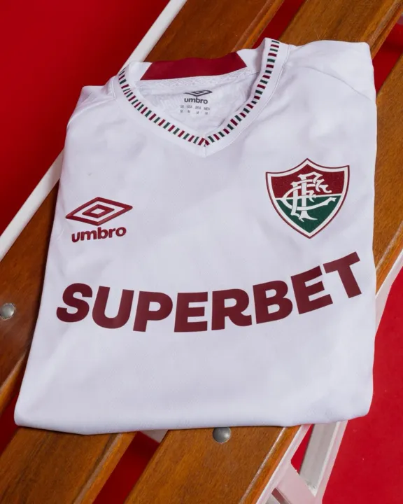 Fluminense apresenta novo uniforme para a temporada; confira