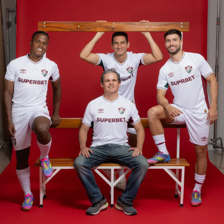 Fluminense apresenta novo uniforme para a temporada; confira
