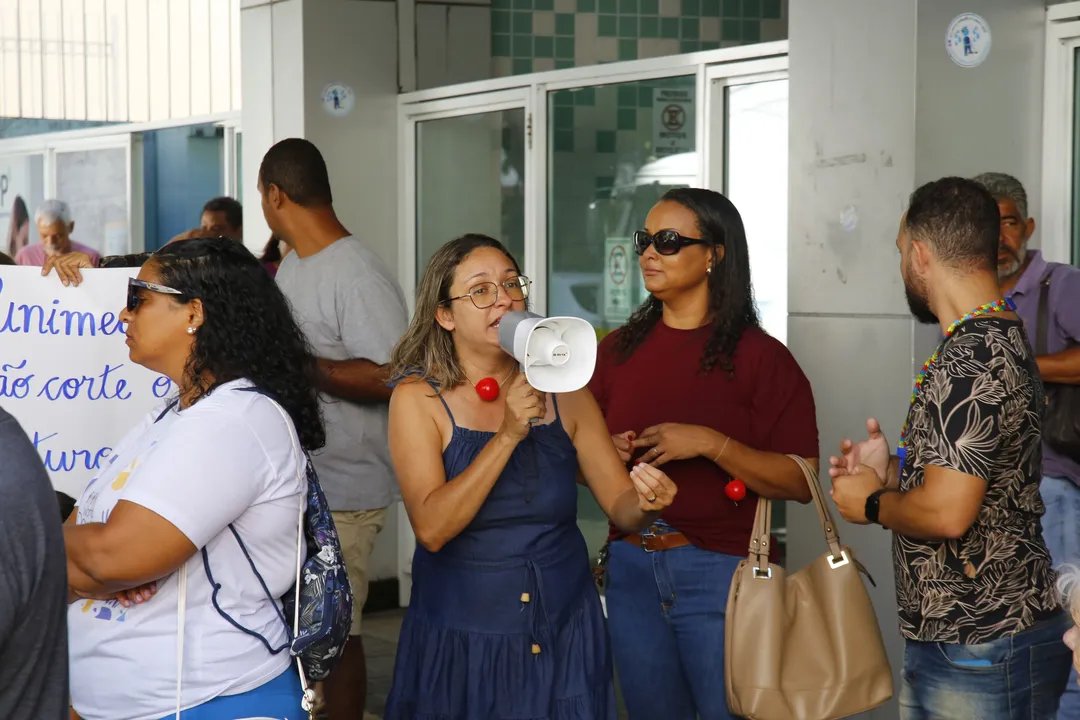 Segundo manifestantes, Unimed não aceitou contraproposta da clínica