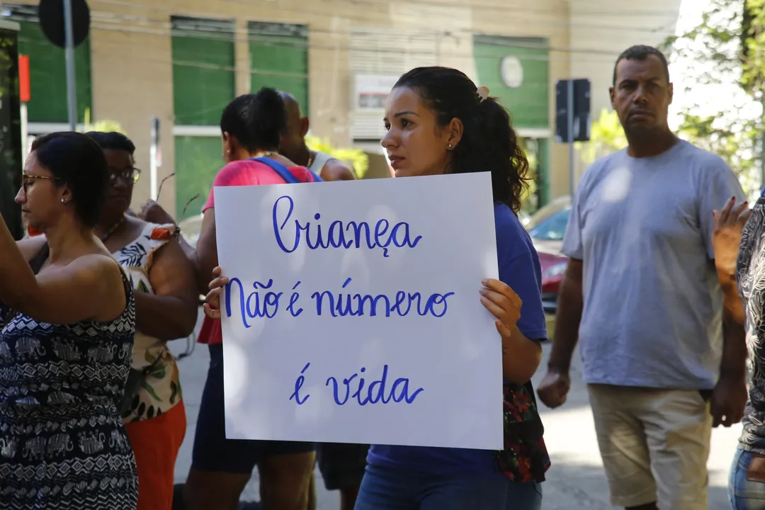 Segundo manifestantes, Unimed não aceitou contraproposta da clínica