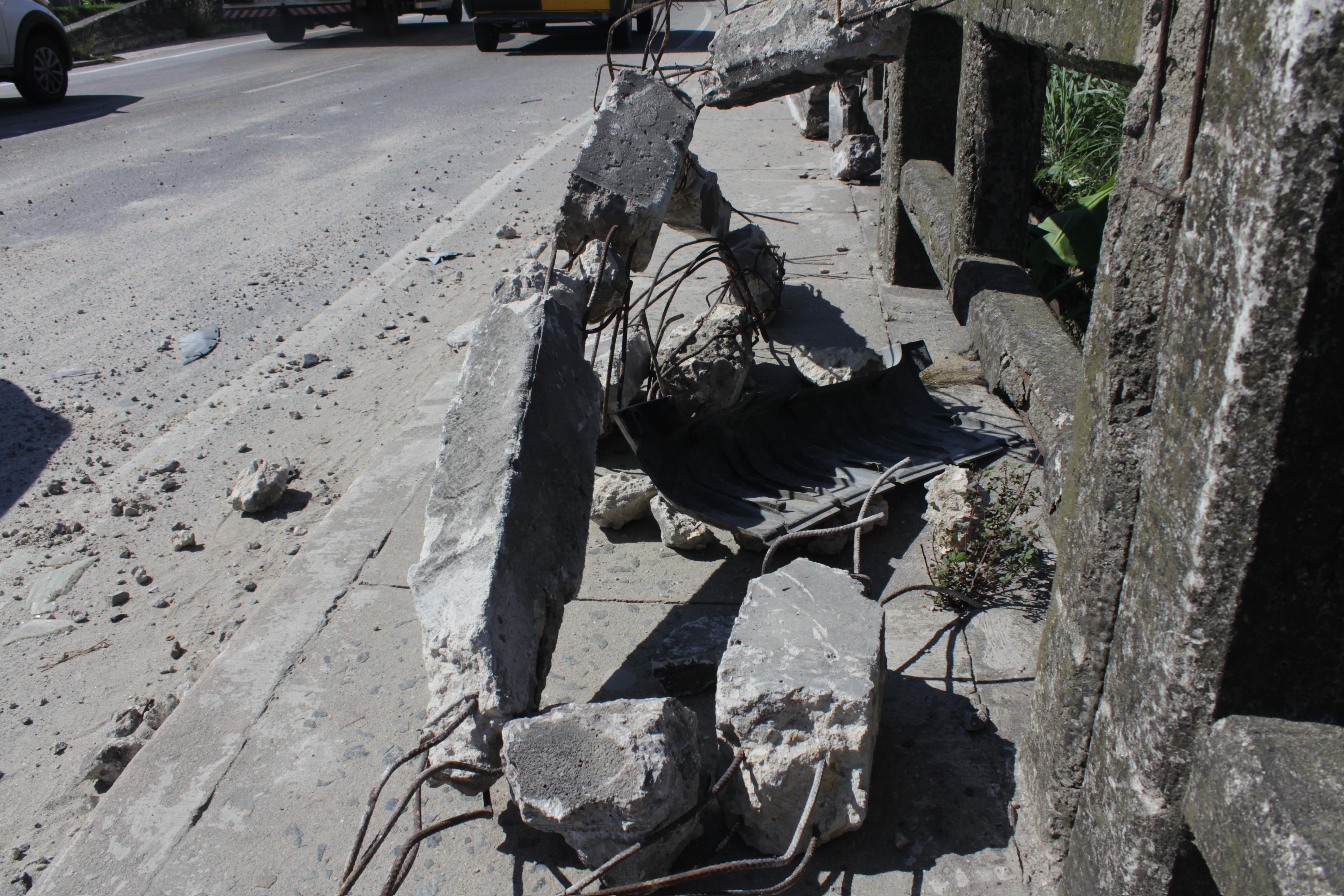 Acidente grave em São Gonçalo: carro para em cima do outro na RJ-104
