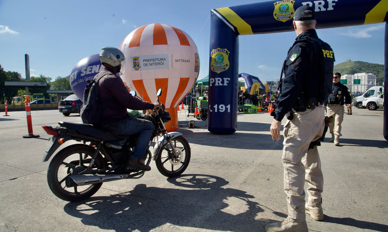 Houve distribuição de material educativo e uso de simuladores