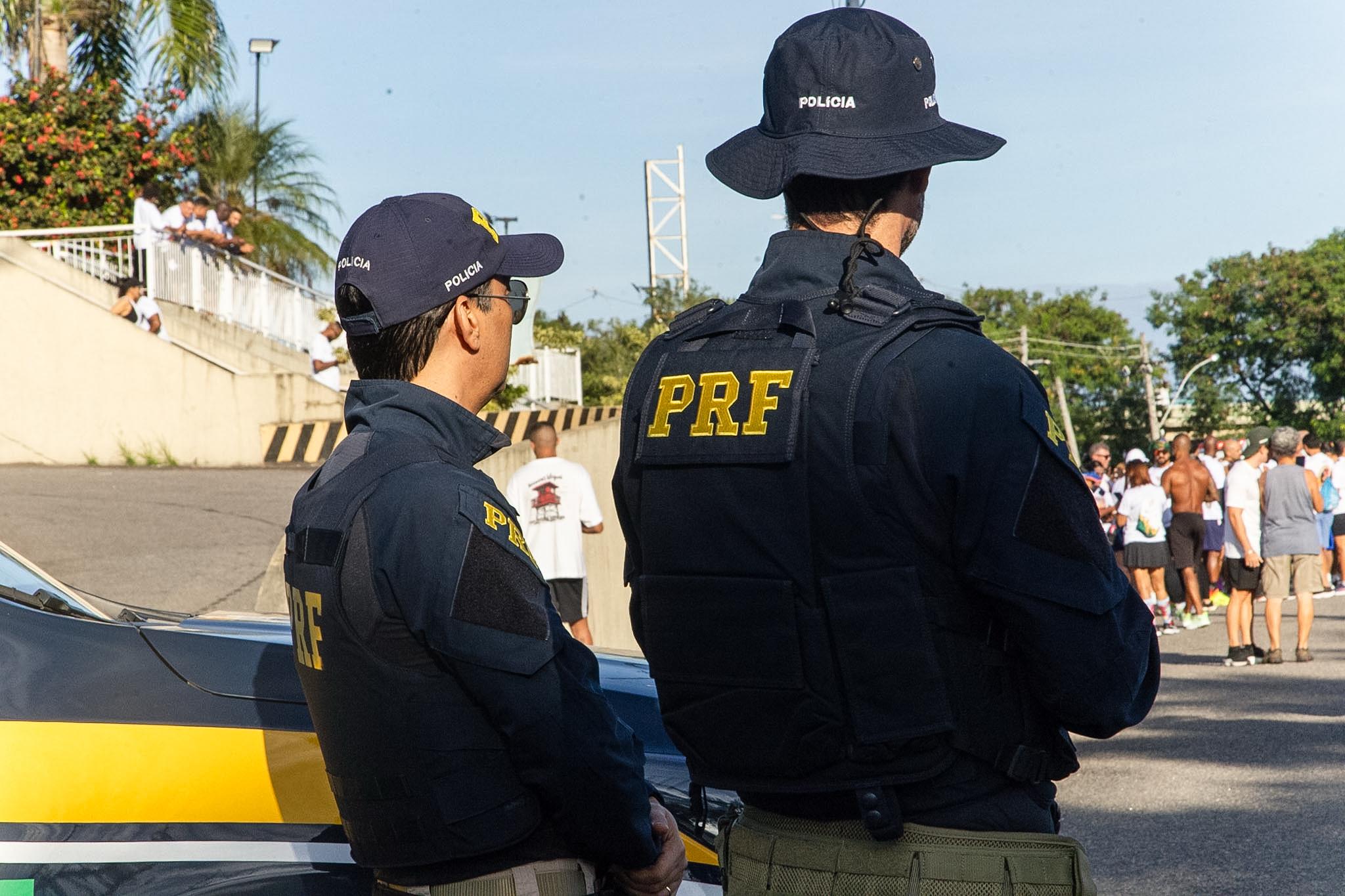 Agentes da PRF estiveram presentes reforçando a segurança durante o trajeto