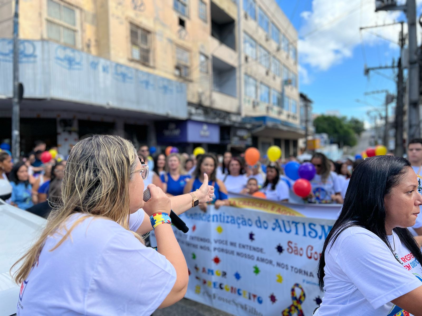 Caminhada uniu famílias em busca por respeito às pessoas com TEA