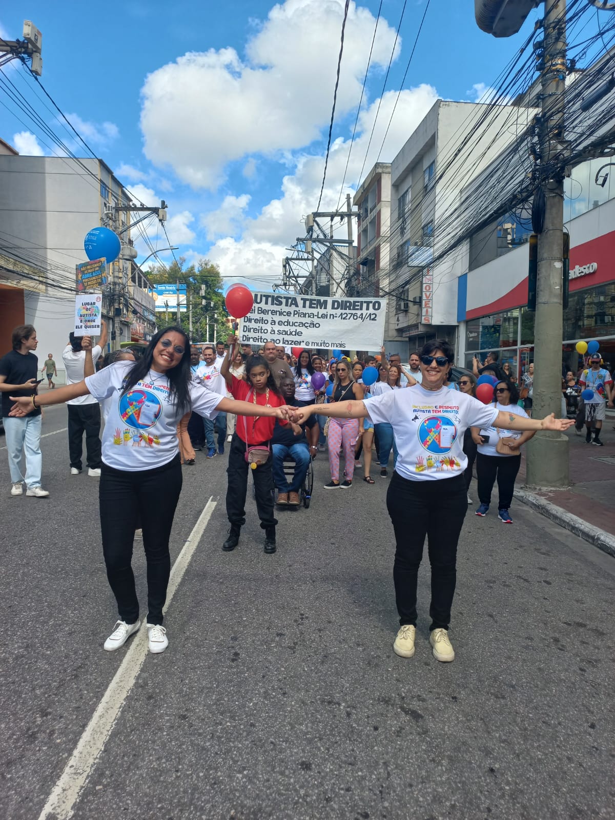 Caminhada uniu famílias em busca por respeito às pessoas com TEA