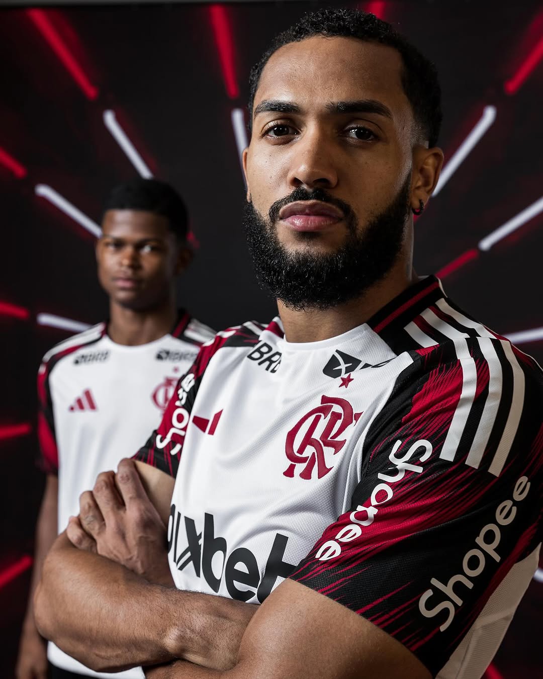 Flamengo revela novo uniforme; veja fotos