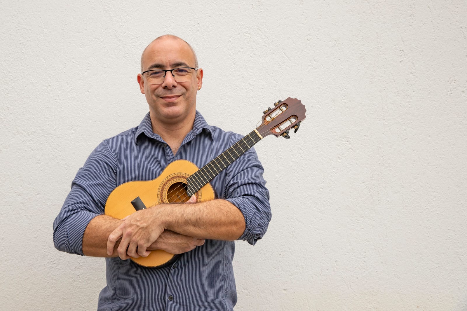 Carlos Chaves vai tocar cavaquinho