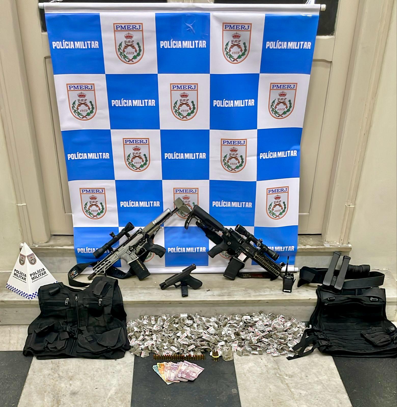 Vasto material de entorpecentes e armamento ficou apreendido na 76º DP