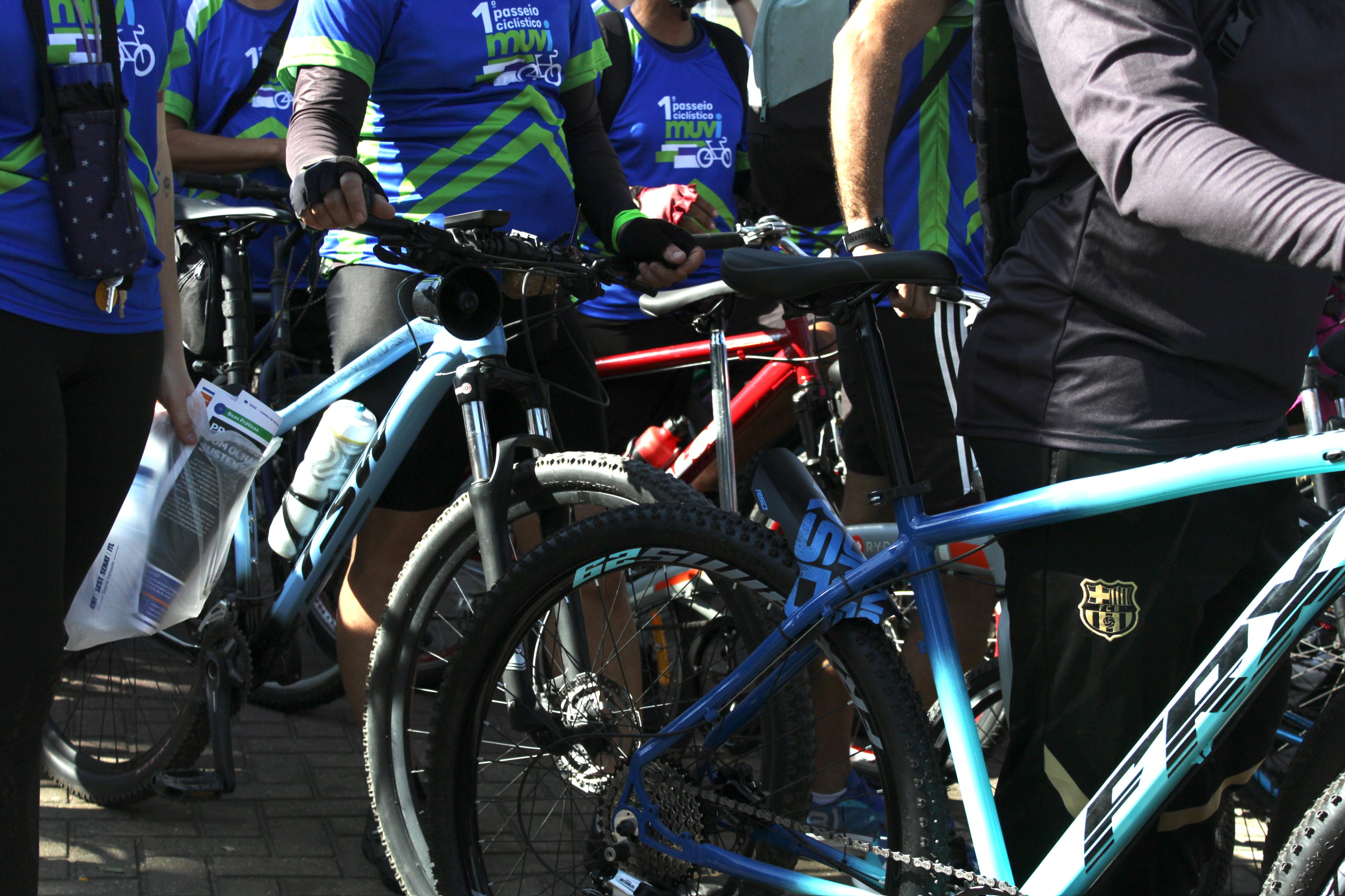 Milhares de ciclistas amadores garantiram a presença no evento