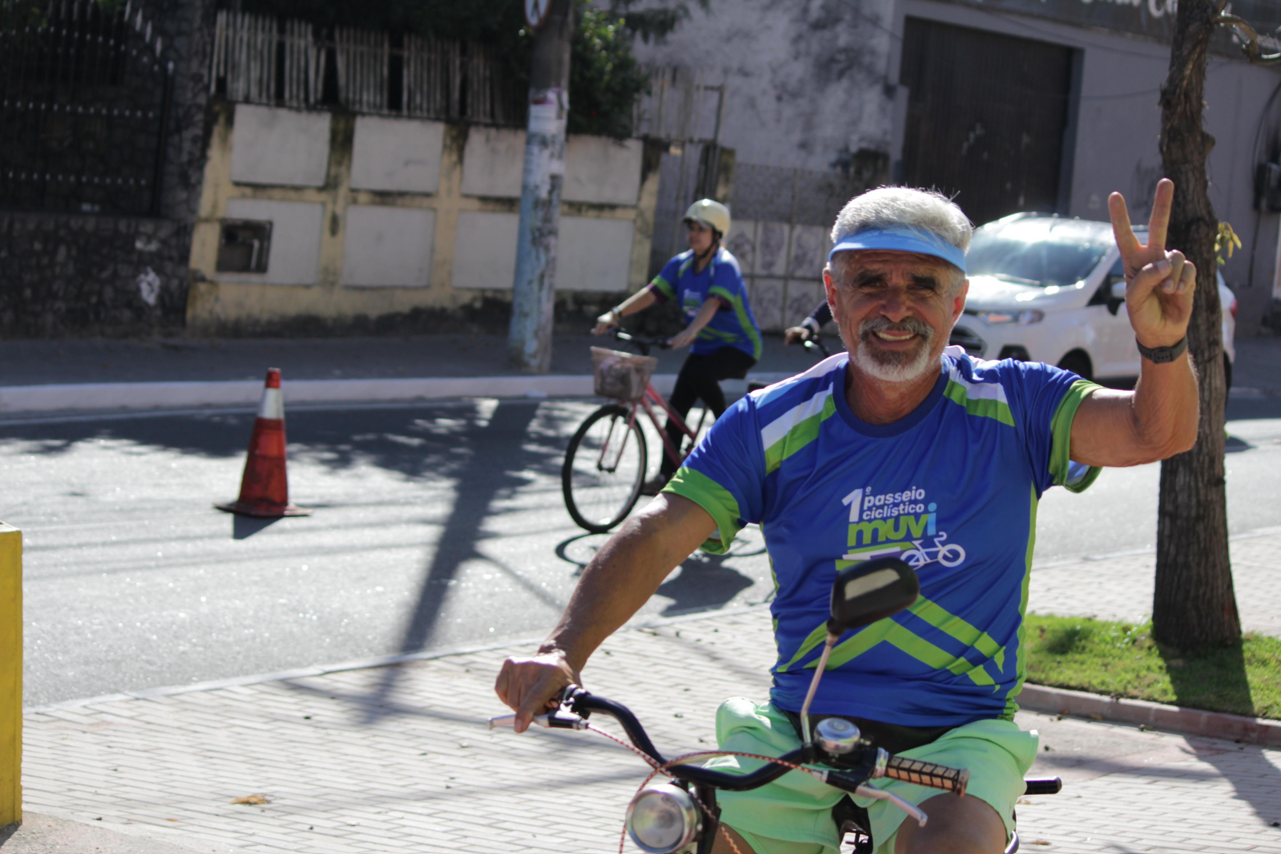 Milhares de ciclistas amadores garantiram a presença no evento