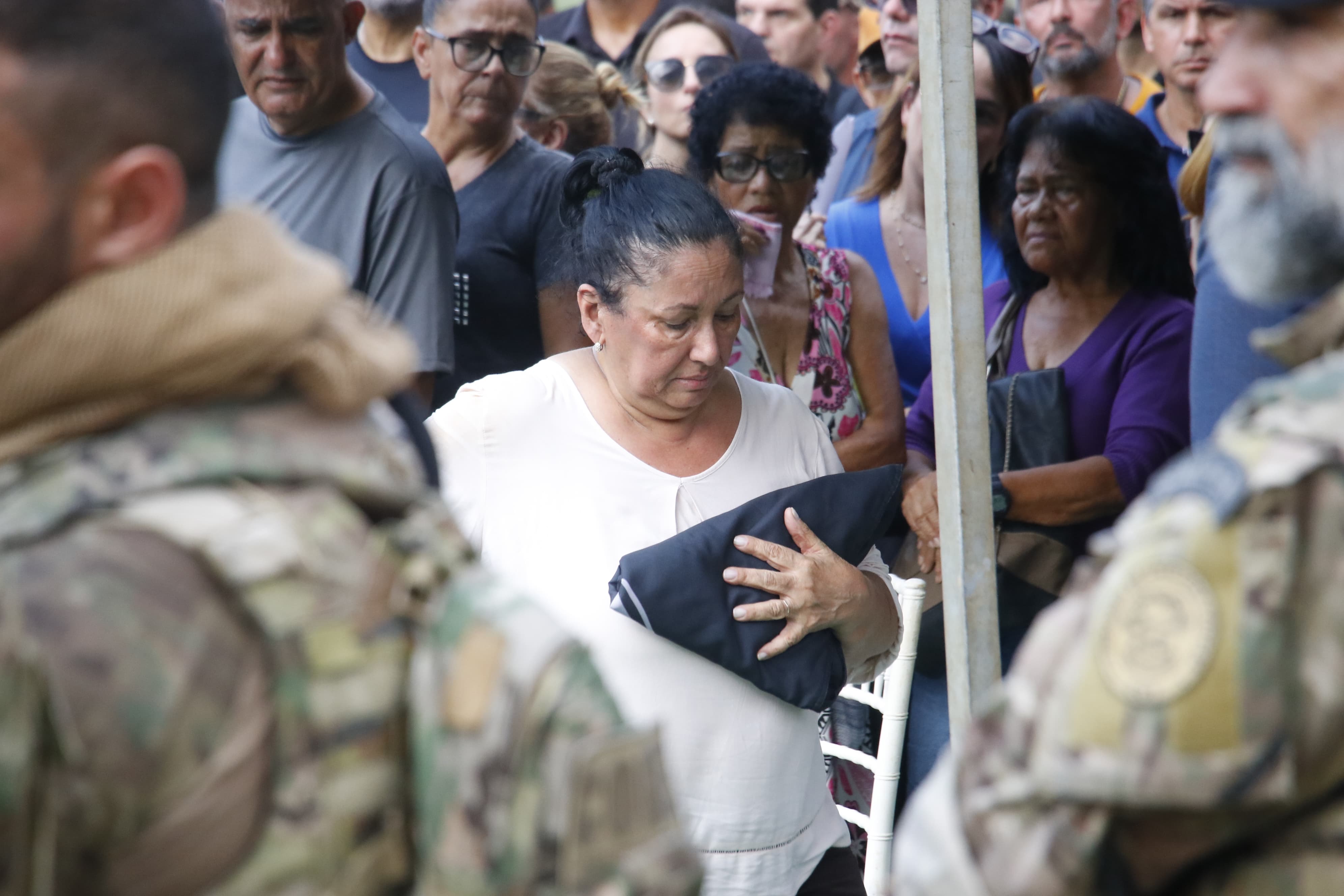 Colegas de farda fizeram última homenagem ao policial civil
