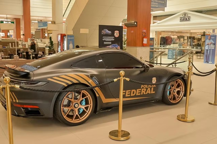 O Porsche segue em exposição até domingo (30) no Floripa Shopping, na SC-401