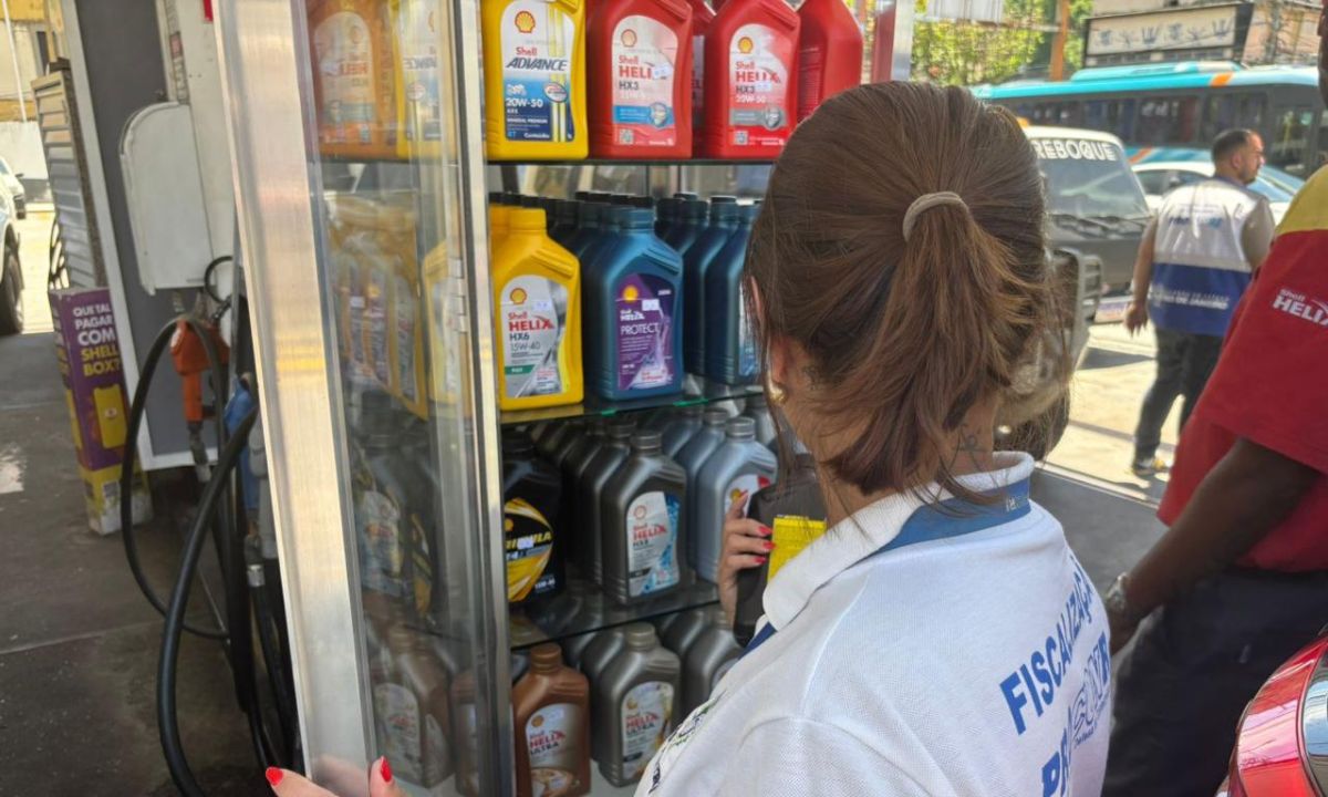 Agentes realizaram inspeção nos postos