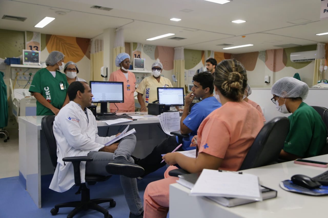 Profissionais do Centro de Trauma (CT) do Hospital Estadual Roberto Chabo (HERC)