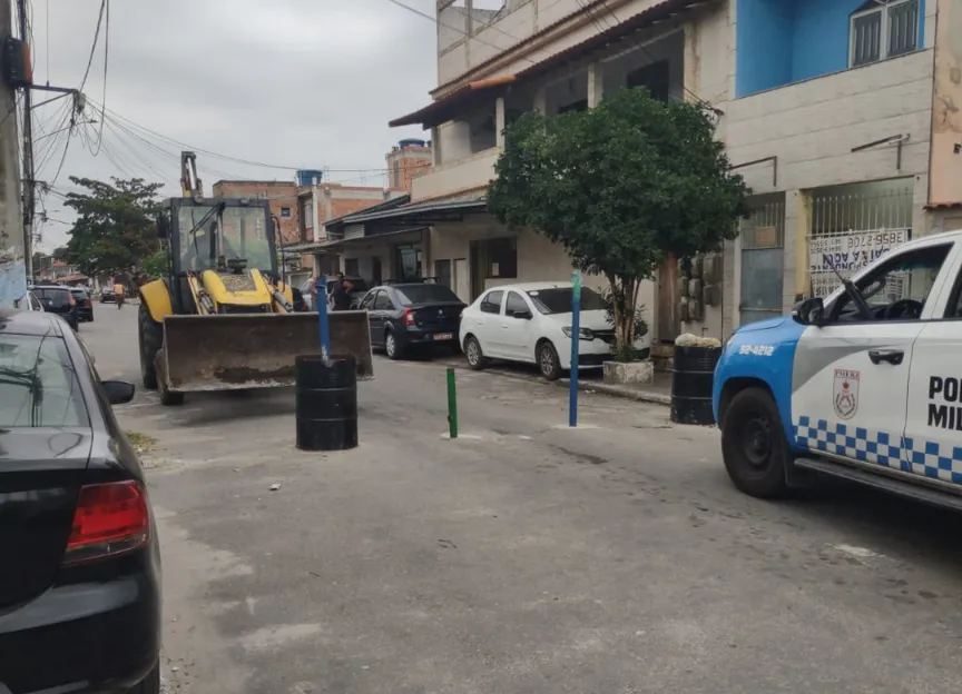 Cinco toneladas de barricadas são retiradas em São Gonçalo