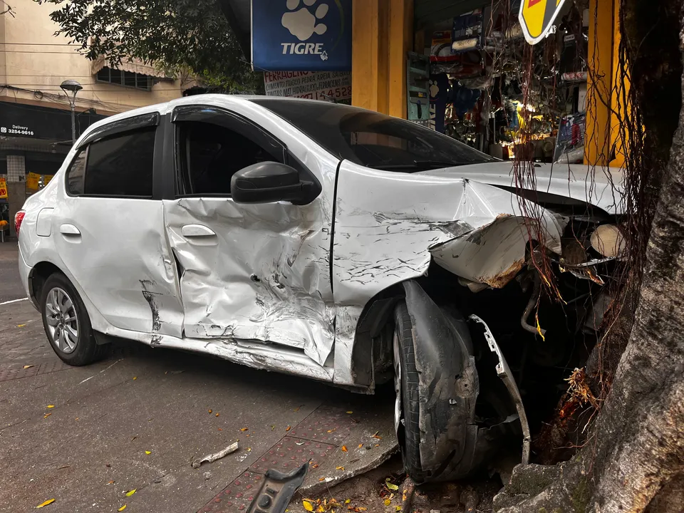 Condições que o carro ficou após a colisão
