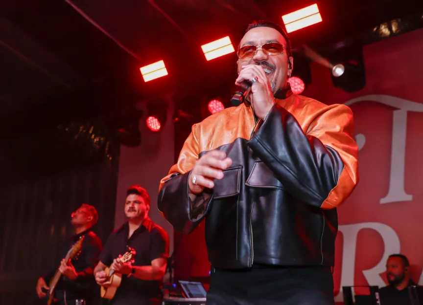 Elenco de Três Graças se reúne em festa luxuosa; veja fotos