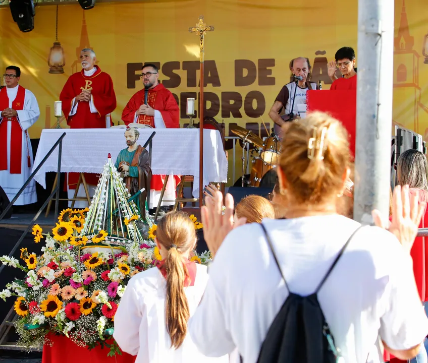 Jurujuba revive fé com missa e procissão de São Pedro