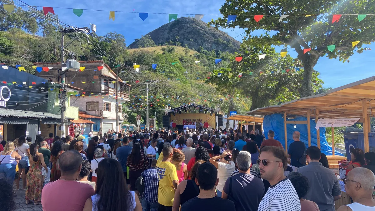 Jurujuba revive fé com missa e procissão de São Pedro