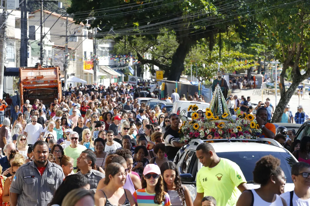 Jurujuba revive fé com missa e procissão de São Pedro